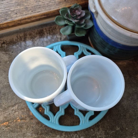 2 Vintage Pyrex Brittany Blue Flower 489 10 oz. Tea Cups Coffee Mugs 1967 USA - Picture 10 of 12